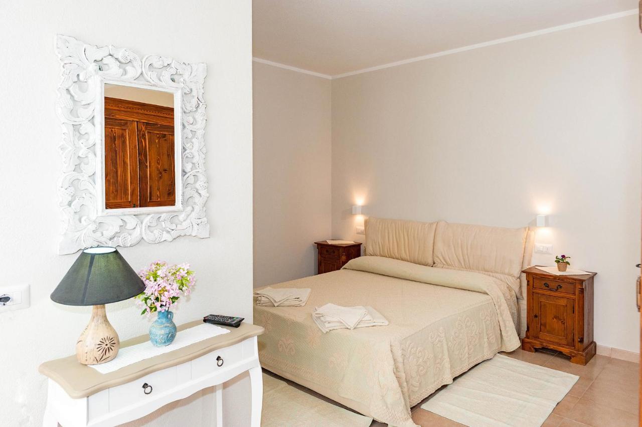 Lu Lioni Rooms San Teodoro  Kültér fotó