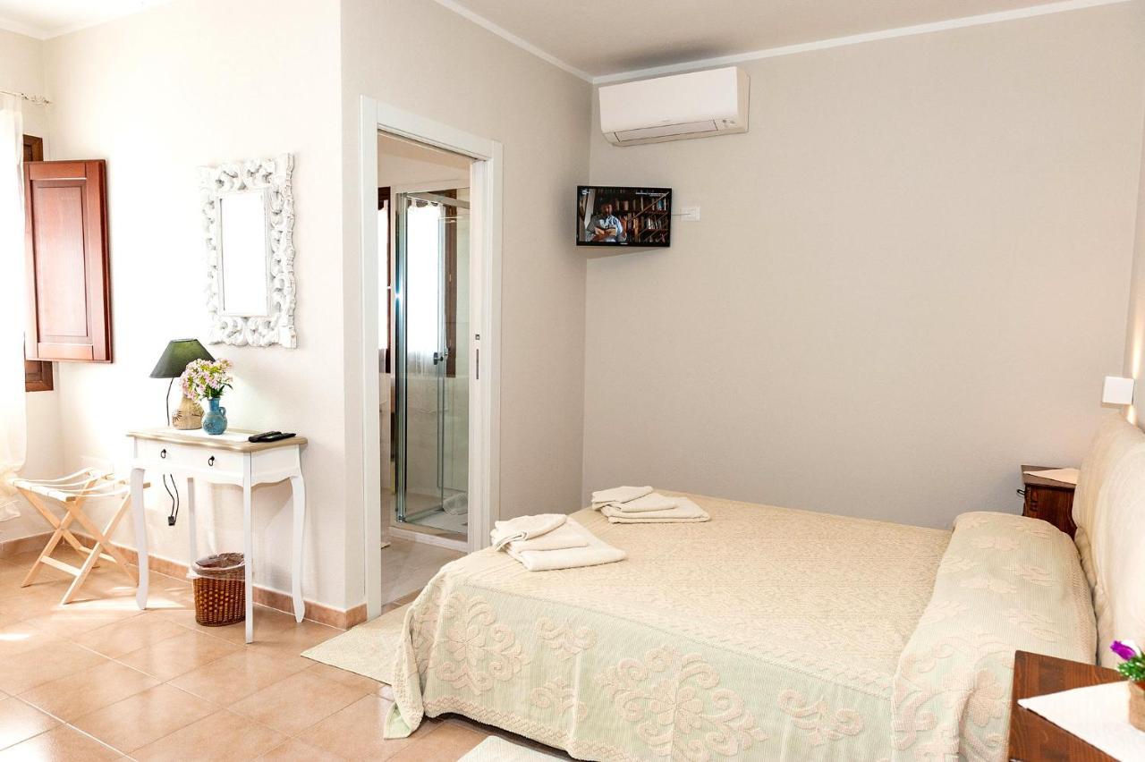 Lu Lioni Rooms San Teodoro  Kültér fotó
