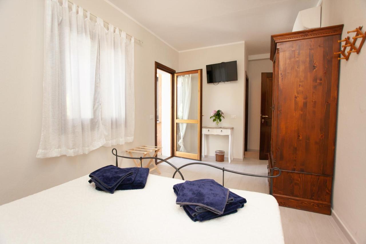 Lu Lioni Rooms San Teodoro  Kültér fotó