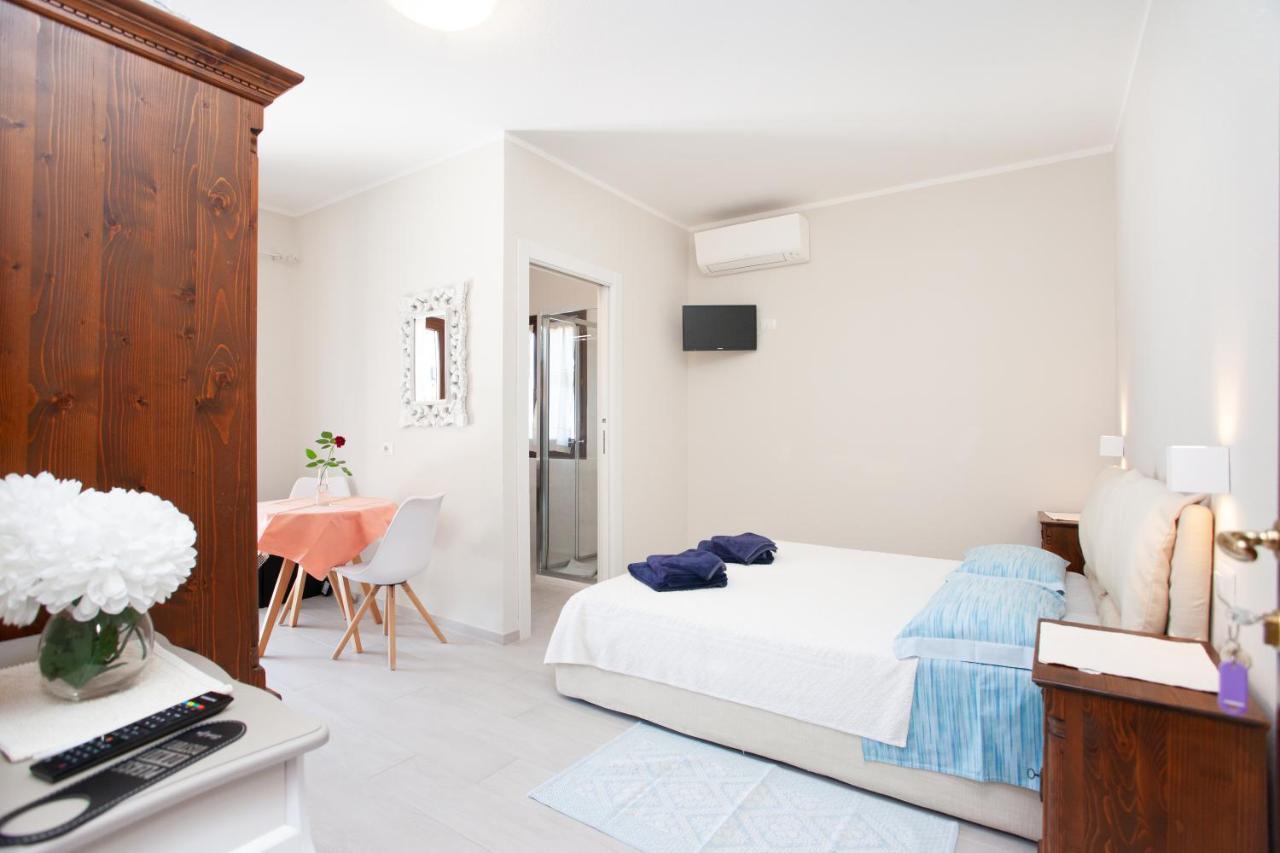 Lu Lioni Rooms San Teodoro  Kültér fotó