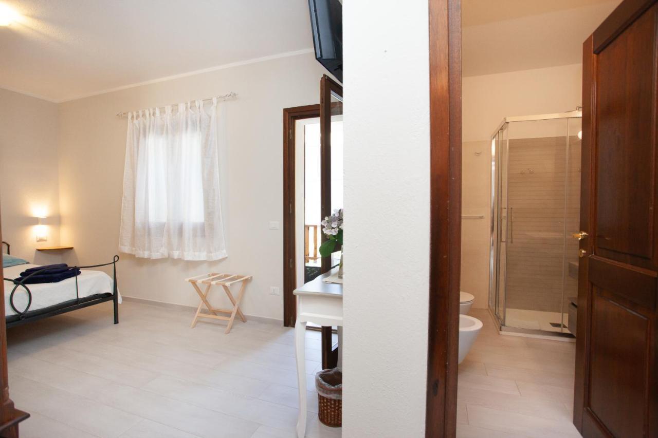 Lu Lioni Rooms San Teodoro  Kültér fotó