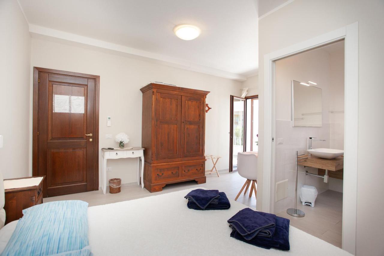 Lu Lioni Rooms San Teodoro  Kültér fotó