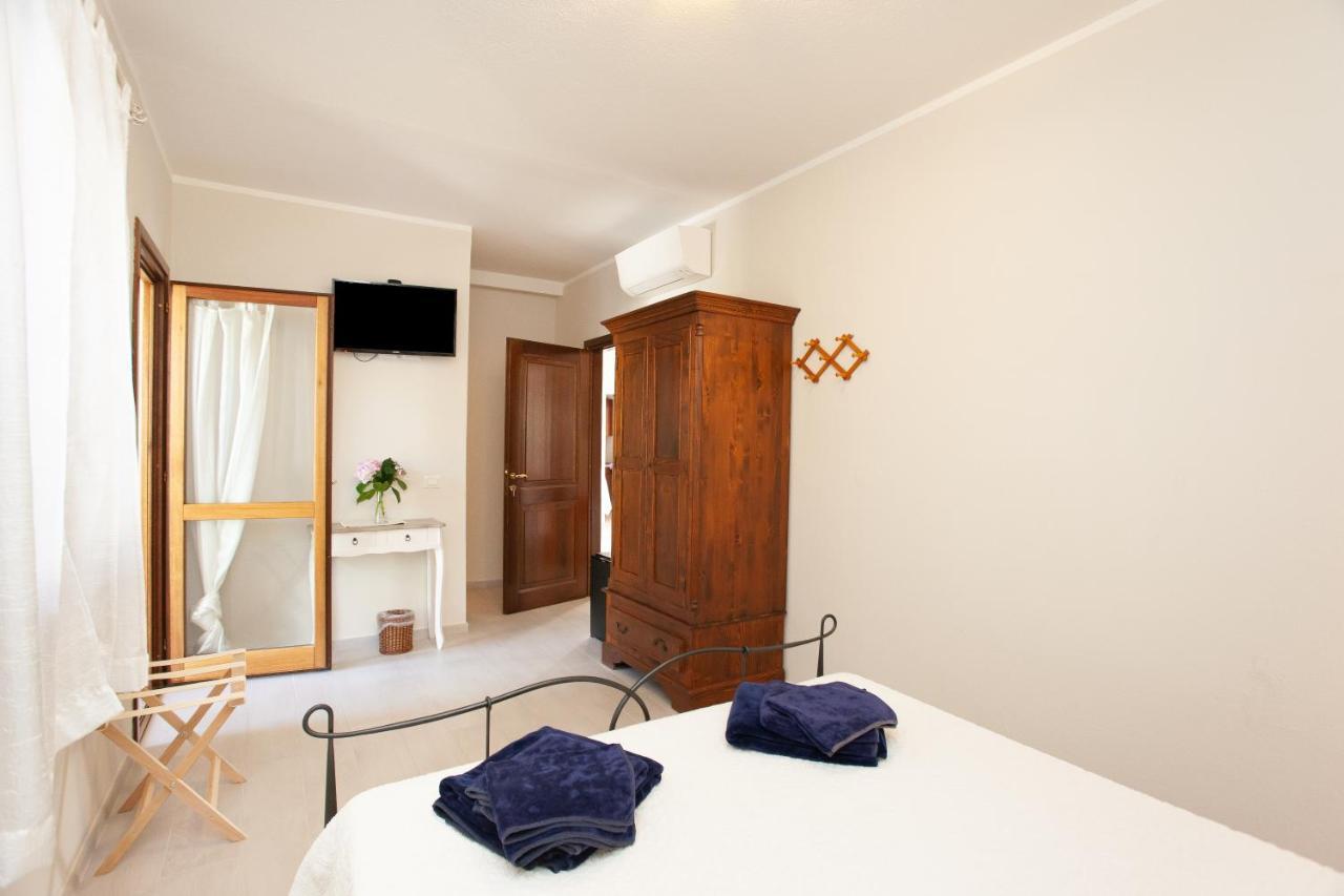 Lu Lioni Rooms San Teodoro  Kültér fotó